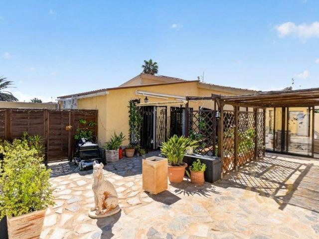 Exclusiva Villa / Chalet de 109 m2 en venta en Torrevieja, Comunidad Valenciana