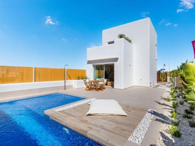 Exclusiva Villa / Chalet de 110 m2 en venta en Dolores, España