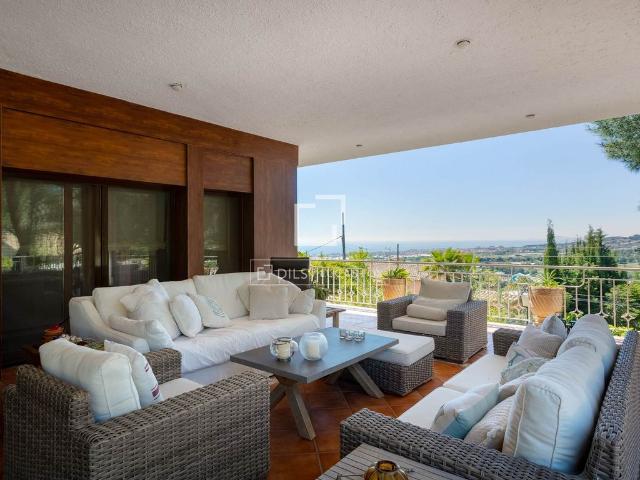 Exclusiva Villa / Chalet de 1157 m2 en venta en Cabrils, Cataluña