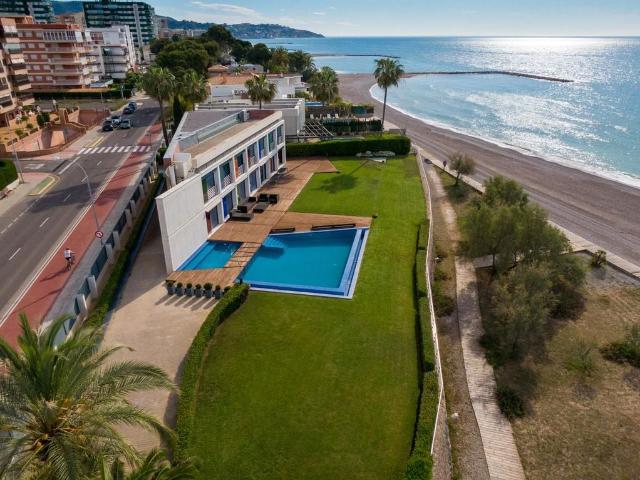 Exclusiva Villa / Chalet de 1297 m2 en venta en Benicásim, España