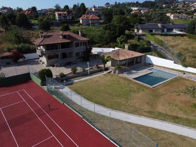 Exclusiva Villa / Chalet de 1317 m2 en venta en Nigrán, España