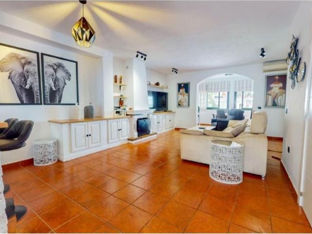Exclusiva Villa / Chalet de 264 m2 en venta en Benahavís, España