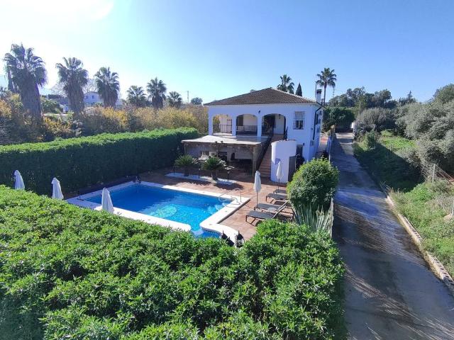 Exclusiva Villa / Chalet de 265 m2 en venta en Alhaurín el Grande, Andalucía