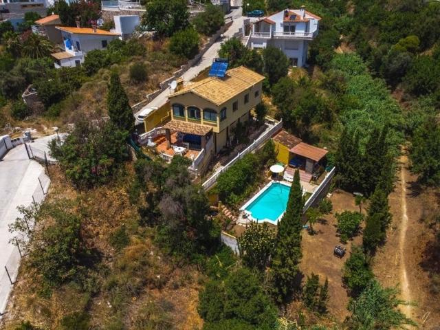 Exclusiva Villa / Chalet de 269 m2 en venta en Fuengirola, España