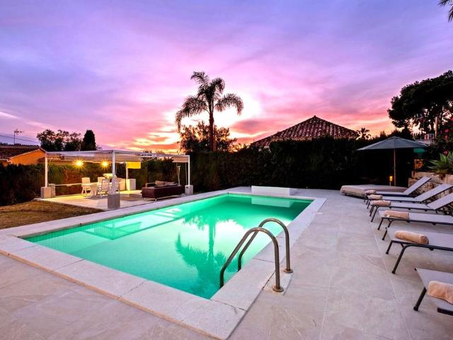 Exclusiva Villa / Chalet de 273 m2 en venta en Marbella, Andalucía