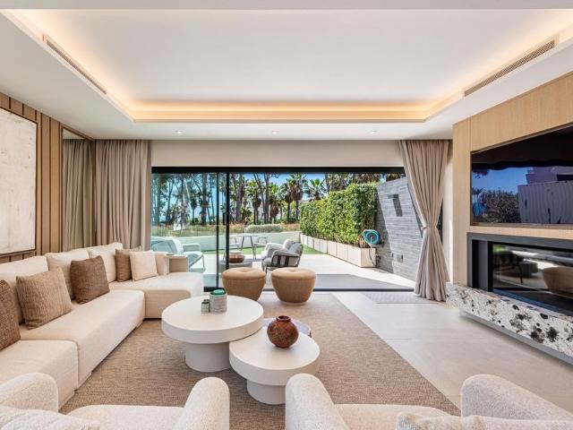 Exclusiva Villa / Chalet de 270 m2 en venta en Estepona, España