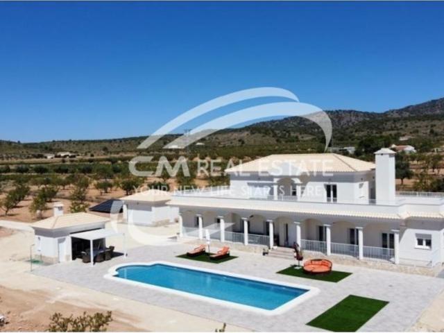 Exclusiva Villa / Chalet de 270 m2 en venta en Pinoso, España
