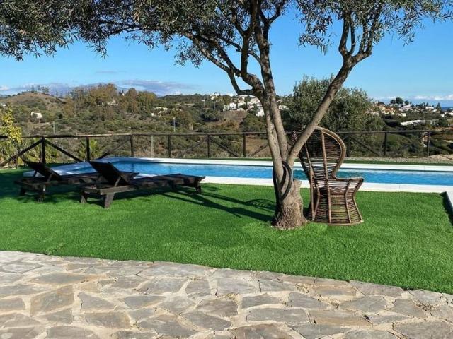 Exclusiva Villa / Chalet de 274 m2 en venta en Estepona, España
