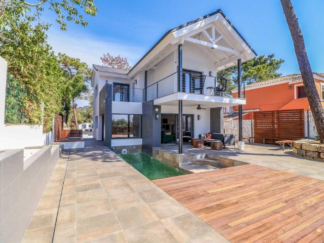Exclusiva Villa / Chalet de 283 m2 en venta en Marbella, España