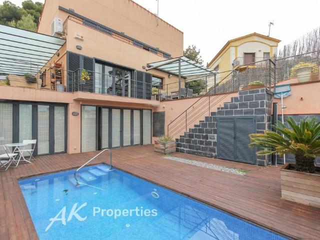 Exclusiva Villa / Chalet de 282 m2 en venta en Castelldefels, España