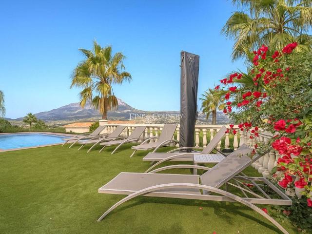 Exclusiva Villa / Chalet de 296 m2 en venta en Jávea, Comunidad Valenciana