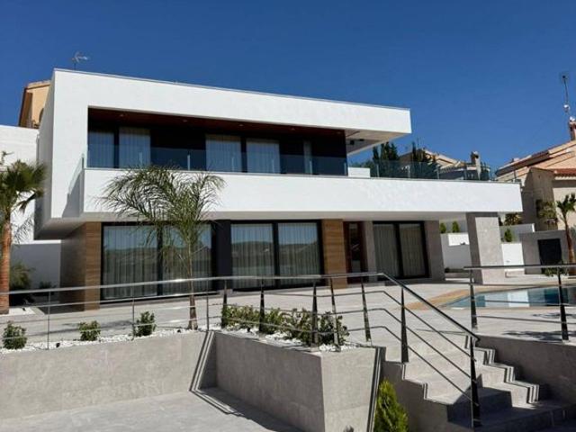 Exclusiva Villa / Chalet de 203 m2 en venta en Ciudad Quesada, España