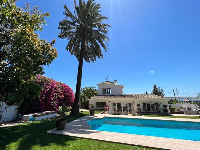 Exclusiva Villa / Chalet de 200 m2 en alquiler en Urbanización Marbella Este, España