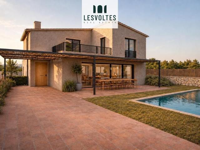 Exclusiva Villa / Chalet de 206 m2 en venta en Vulpellac, España