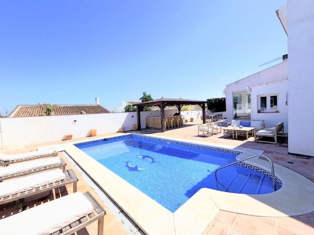 Exclusiva Villa / Chalet de 210 m2 en venta en Manilva, España
