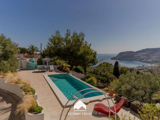 Exclusiva Villa / Chalet de 226 m2 en venta en La Herradura, España