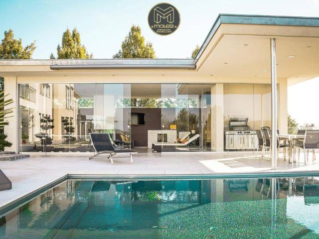 Exclusiva Villa / Chalet de 230 m2 en venta en Estepona, Andalucía