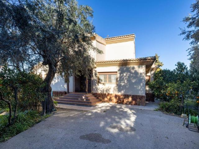 Exclusiva Villa / Chalet de 341 m2 en venta en Pinos del Valle, Andalucía