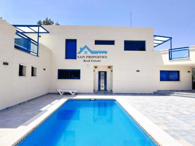 Exclusiva Villa / Chalet de 350 m2 en venta en Altea, España