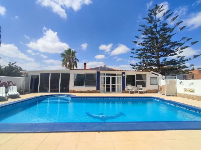 Exclusiva Villa / Chalet de 355 m2 en venta en Murcia, España