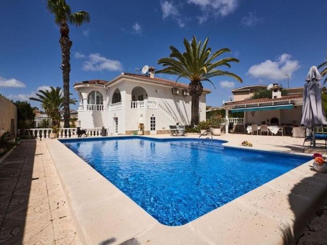 Exclusiva Villa / Chalet de 356 m2 en venta en Rojales, España