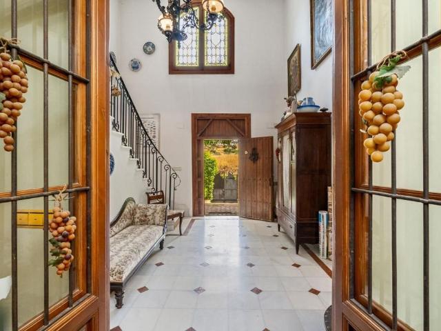 Exclusiva Villa / Chalet de 365 m2 en venta en Granada, Andalucía