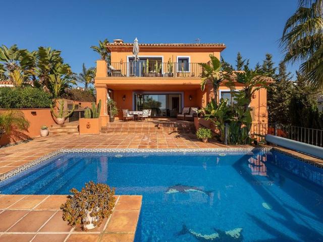 Exclusiva Villa / Chalet de 368 m2 en venta en Marbesa, España