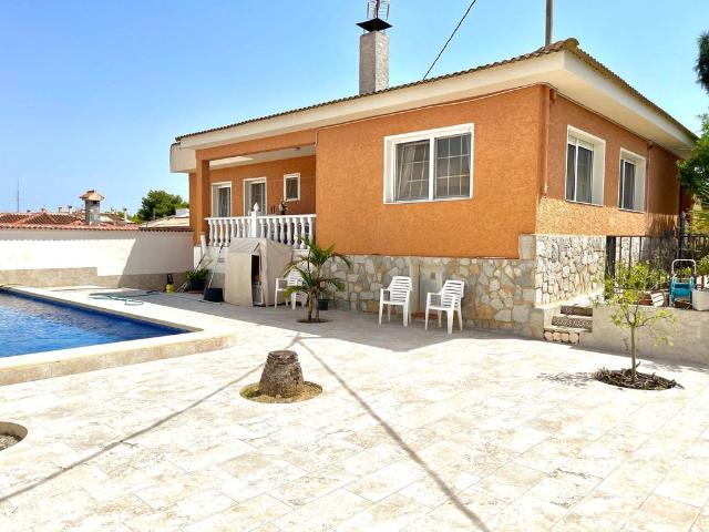 Exclusiva Villa / Chalet de 300 m2 en venta en Benijófar, Comunidad Valenciana