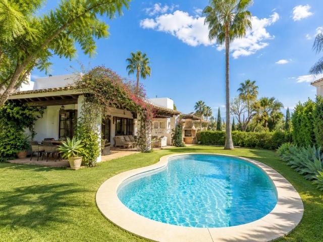 Exclusiva Villa / Chalet de 300 m2 en venta en Estepona, España