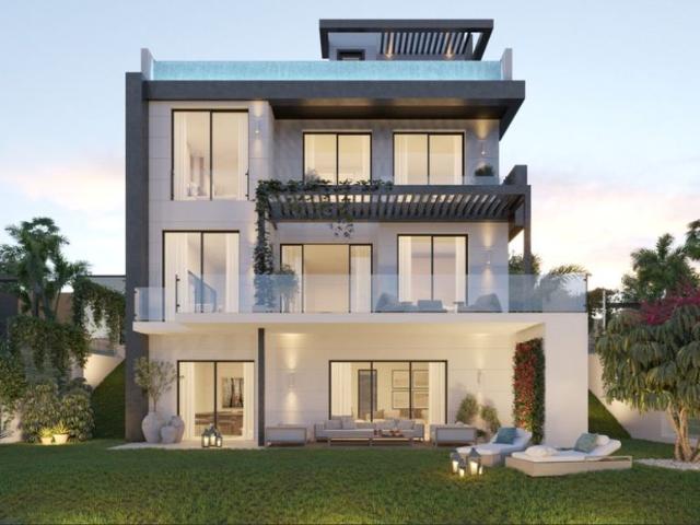 Exclusiva Villa / Chalet de 300 m2 en venta en Estepona, España