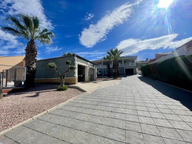 Exclusiva Villa / Chalet de 300 m2 en venta en Rojales, Comunidad Valenciana
