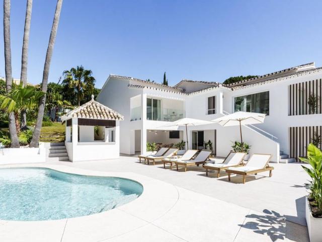 Exclusiva Villa / Chalet de 302 m2 en venta en Urbanización Marbella Este, Andalucía