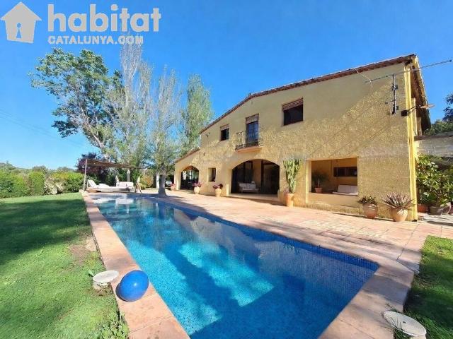 Exclusiva Villa / Chalet de 307 m2 en venta en San Esteban Sasroviras, España