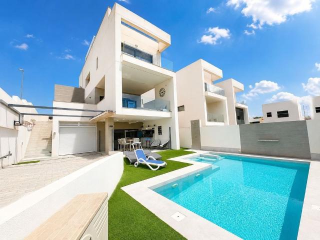 Exclusiva Villa / Chalet de 319 m2 en venta en Benijófar, España