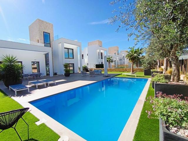 Exclusiva Villa / Chalet de 320 m2 en venta en Finestrat, España