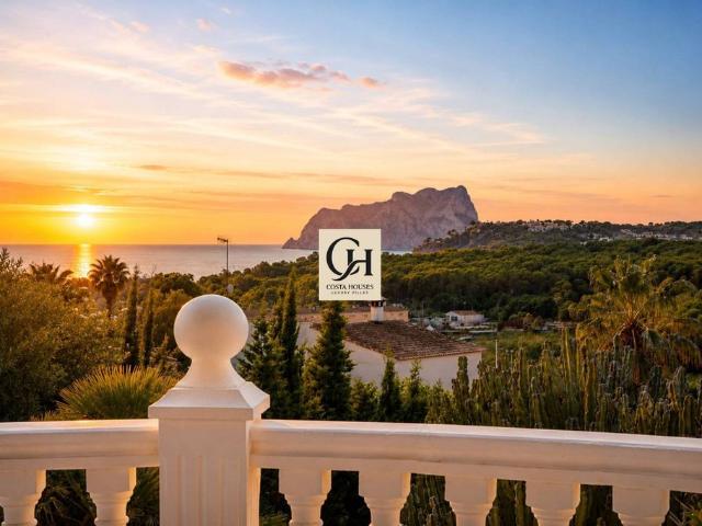 Exclusiva Villa / Chalet de 324 m2 en venta en Moraira, España