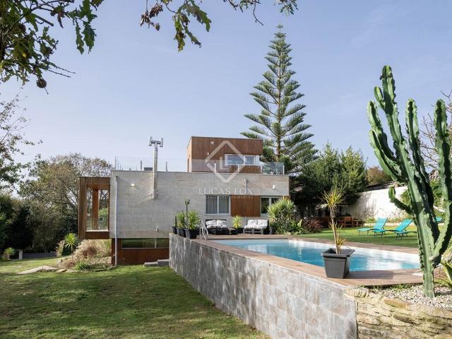 Exclusiva Villa / Chalet de 333 m2 en venta en Nigrán, España