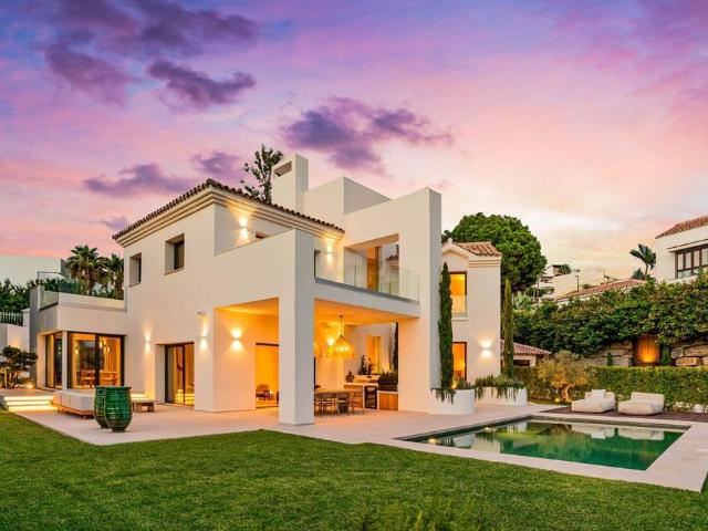 Exclusiva Villa / Chalet de 334 m2 en venta en Benahavís, Andalucía