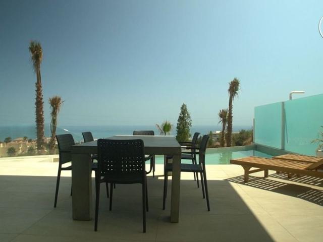 Exclusiva Villa / Chalet de 334 m2 en venta en Fuengirola, España
