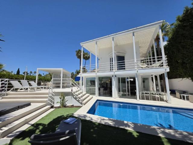Exclusiva Villa / Chalet de 336 m2 en alquiler en Puerto Banús, Andalucía