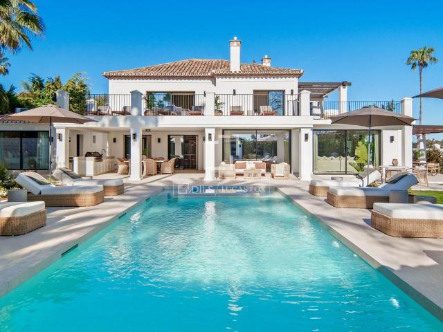 Exclusiva Villa / Chalet de 455 m2 en venta en Marbella, Andalucía