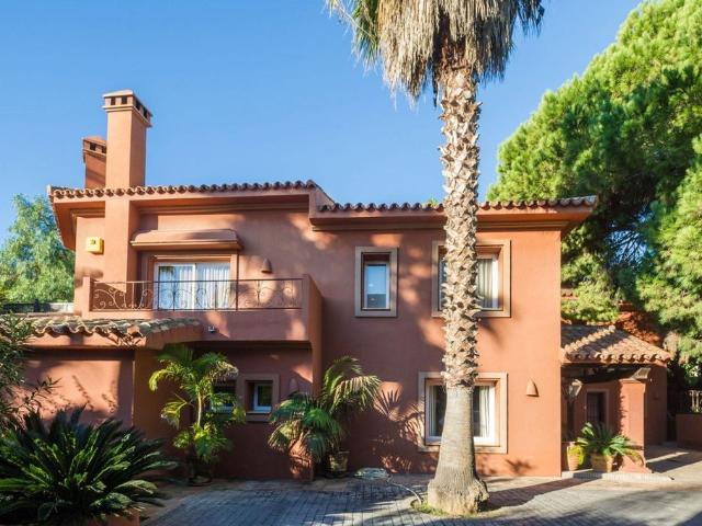 Exclusiva Villa / Chalet de 490 m2 en venta en Marbella, Andalucía