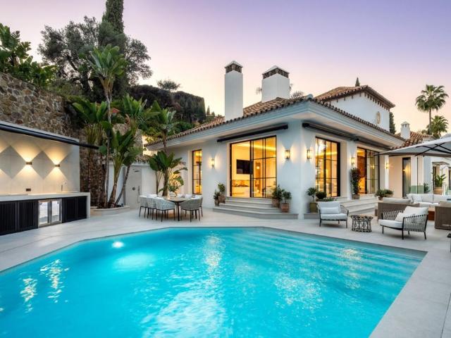 Exclusiva Villa / Chalet de 492 m2 en venta en Benahavís, España