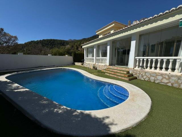 Exclusiva Villa / Chalet de 495 m2 en venta en Altea, España