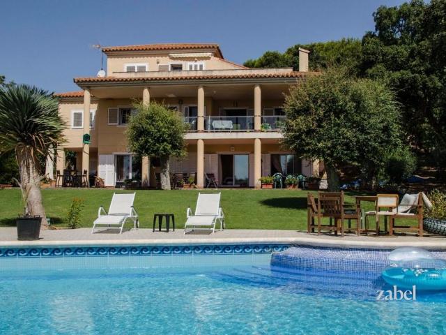 Exclusiva Villa / Chalet de 498 m2 en venta en Sotogrande, España