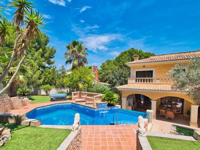 Exclusiva Villa / Chalet de 400 m2 en venta en Calvià, Baleares