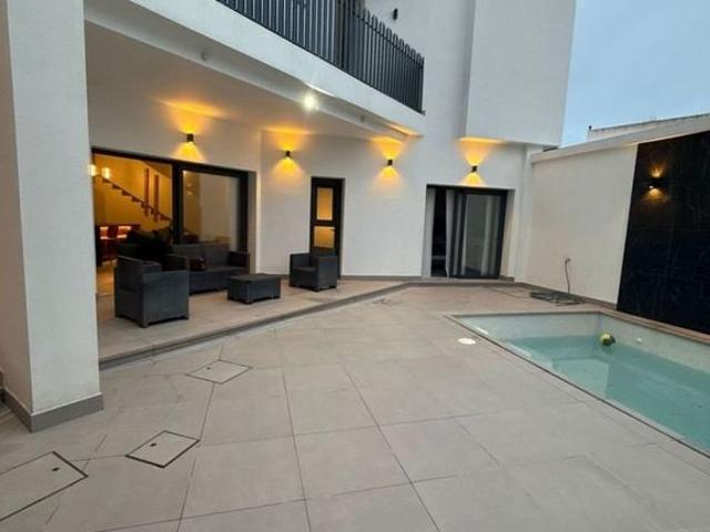 Exclusiva Villa / Chalet de 400 m2 en venta en La Línea de la Concepción, España
