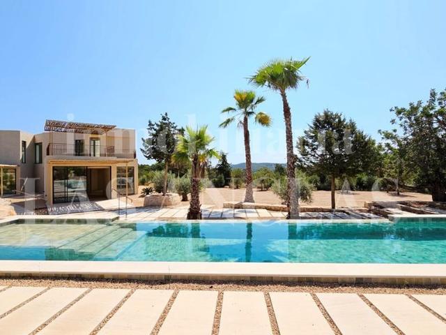 Exclusiva Villa / Chalet de 400 m2 en venta en Sant Carles de Peralta, España