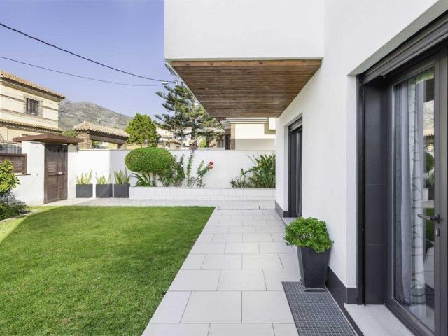 Exclusiva Villa / Chalet de 407 m2 en venta en Torremolinos, Andalucía