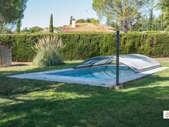 Exclusiva Villa / Chalet de 413 m2 en venta en Zaragoza, España